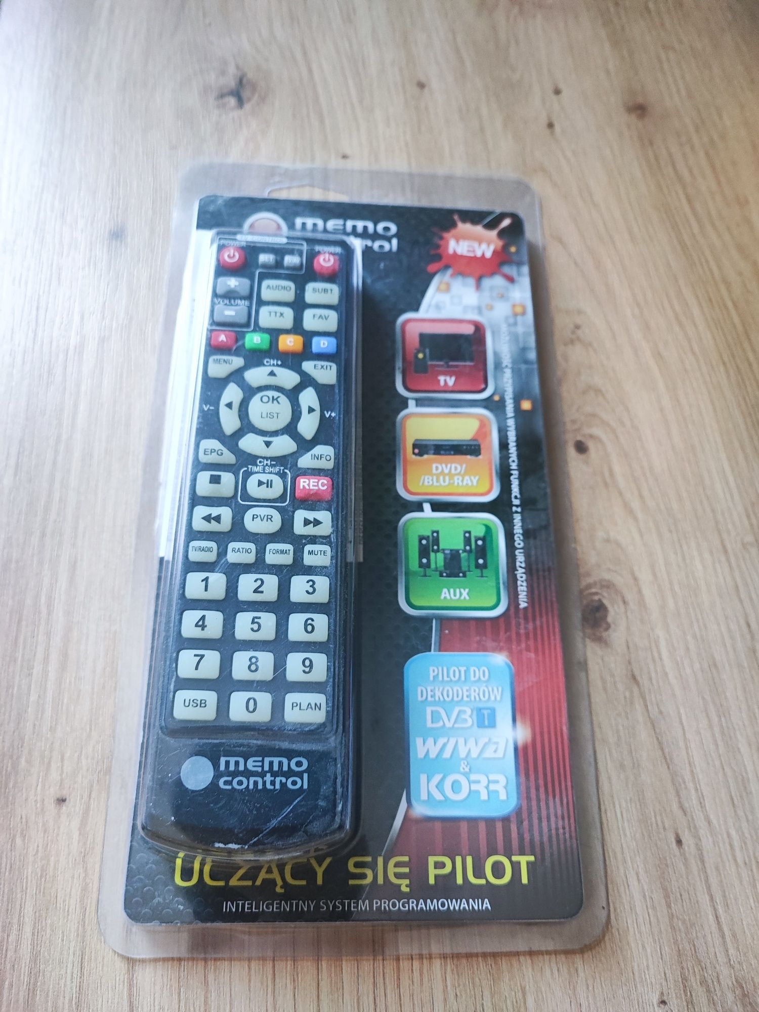 Dwa piloty Memo Control MC-001 do dekoderów Wiwa i Korr