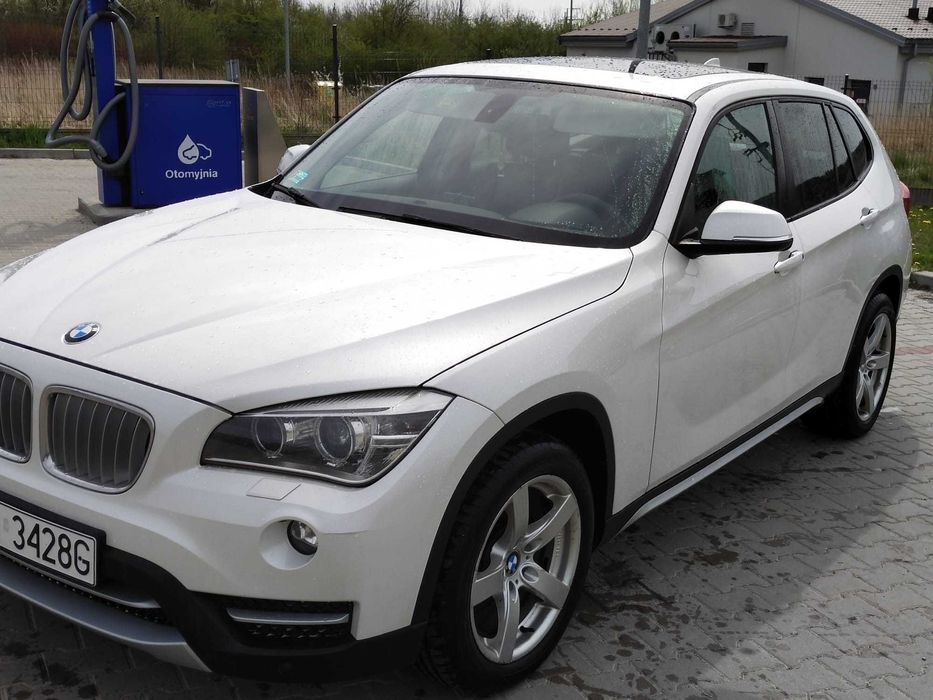 BMW X-1 2013 r.  2,0 D X-LINE Panorama-dach