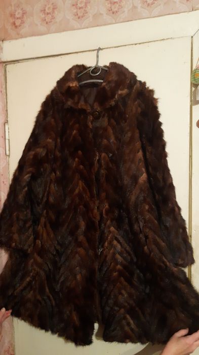 Серая шуба из козлика, и норковая шуба из  кусочков.