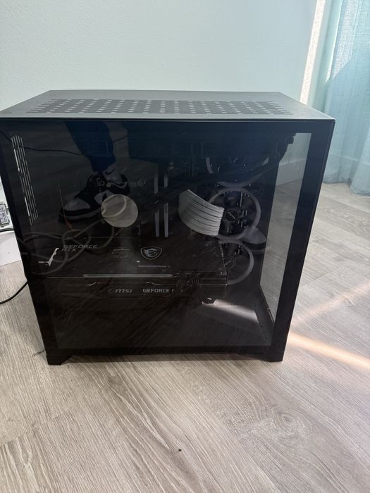 Torre gamer em perfeito estado