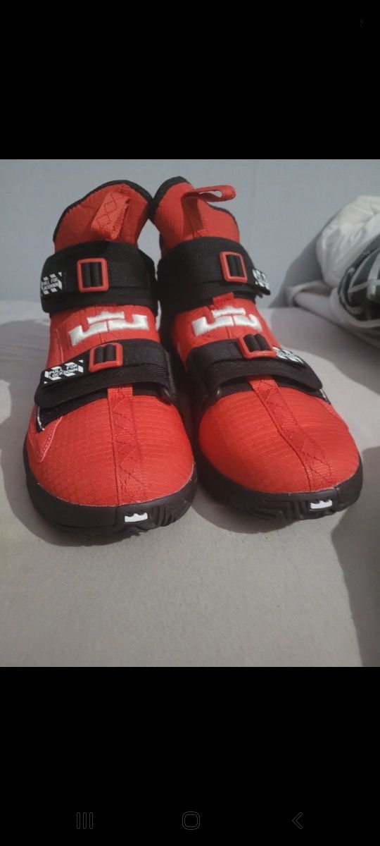 Buty nike do koszykówki/siatkówki