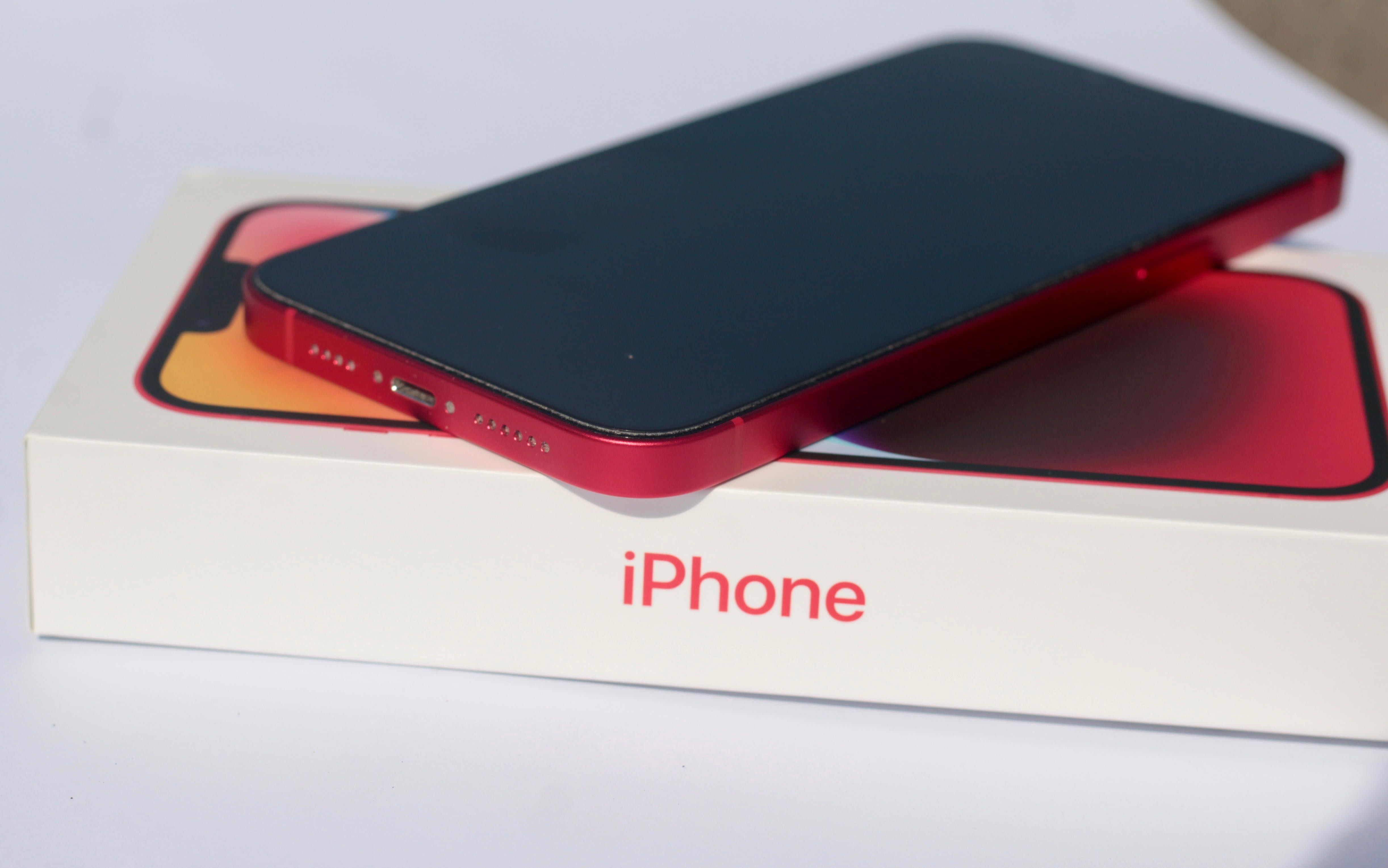 iPhone 14 Plus 256 GB 5G product red czerwony