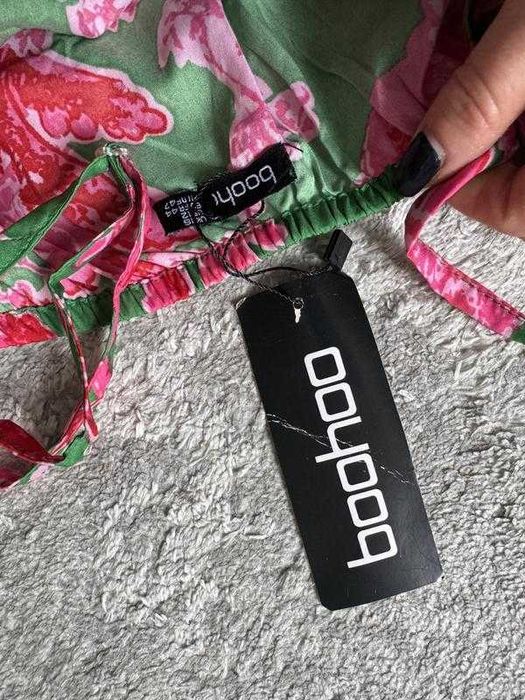 Яскрава літня сукня