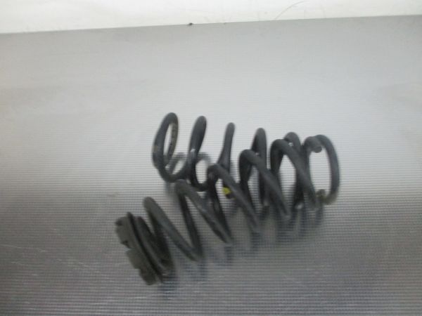 Mola de suspensão trás direita RENAULT Clio IV (BH_)