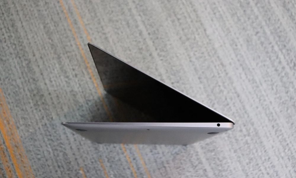 Apple MacBook 2020 M1 8GB RAM 256GB SSD macOS Sequoia