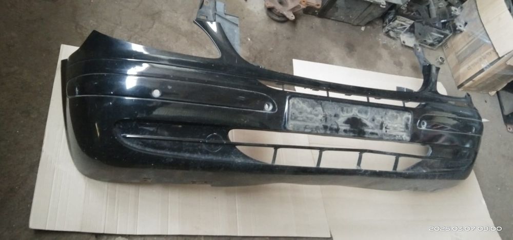 Передній бампер-Mercedes Vito 639,Морда чорна-Mercedes Viano 639