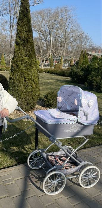 Візочок для ляльки