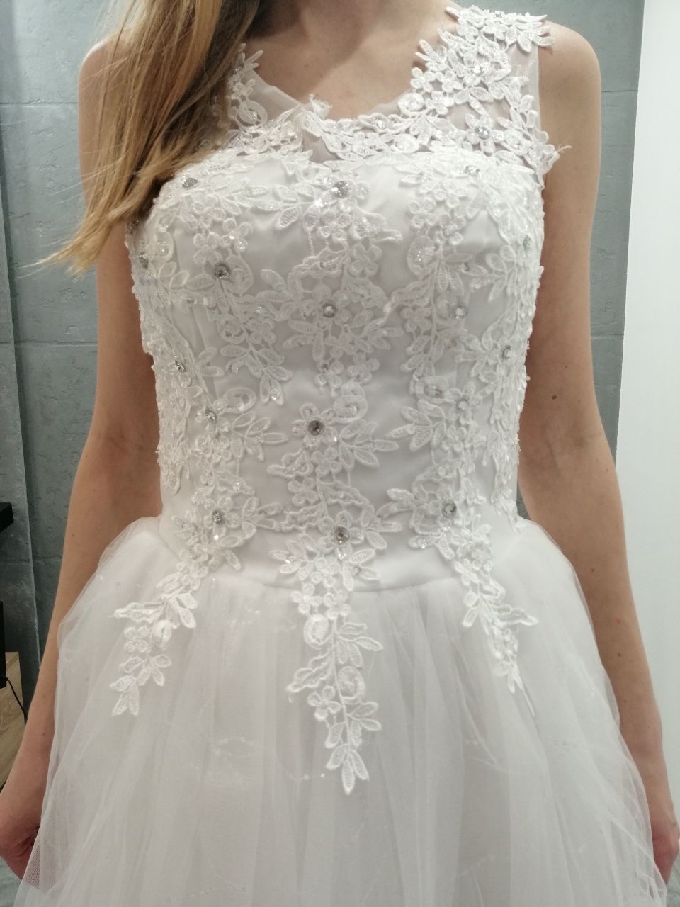 Suknia ślubna, biała, tiulowa, w literkę A, rozmiar 38