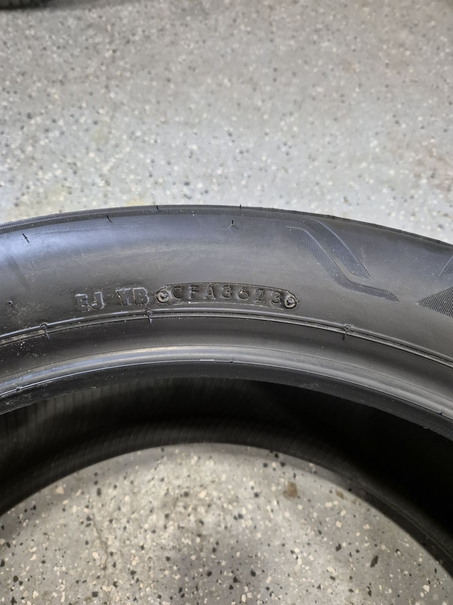 Opony letnie Bridgestone 235/50/20