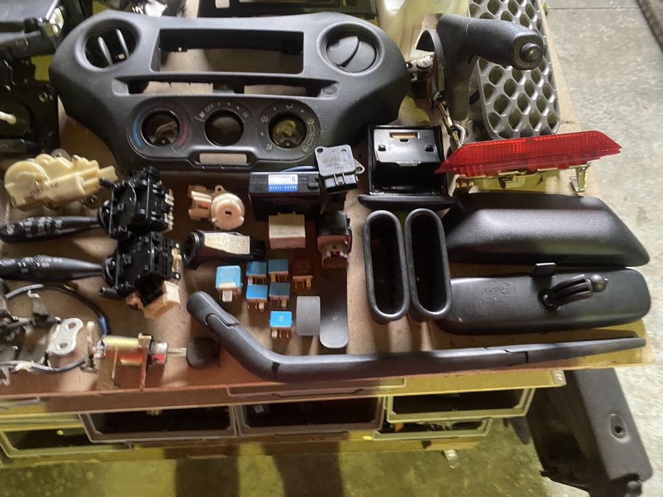 Peças Toyota Yaris D4D P1/Corolla Liftback E9/Corona RT84 etc..|USADO