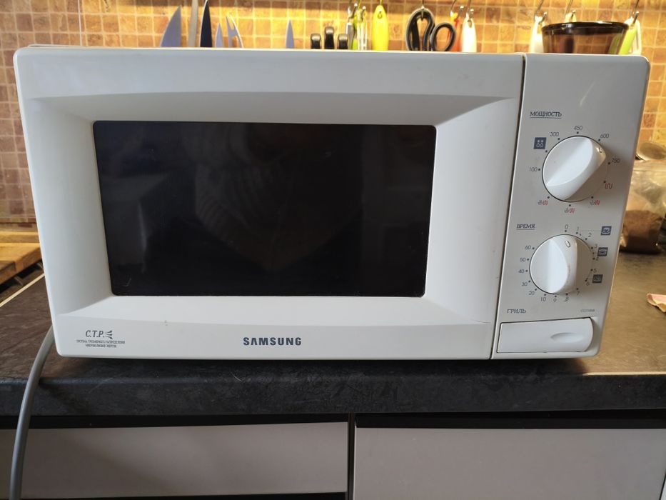 Печь микроволновая "Sumsung"