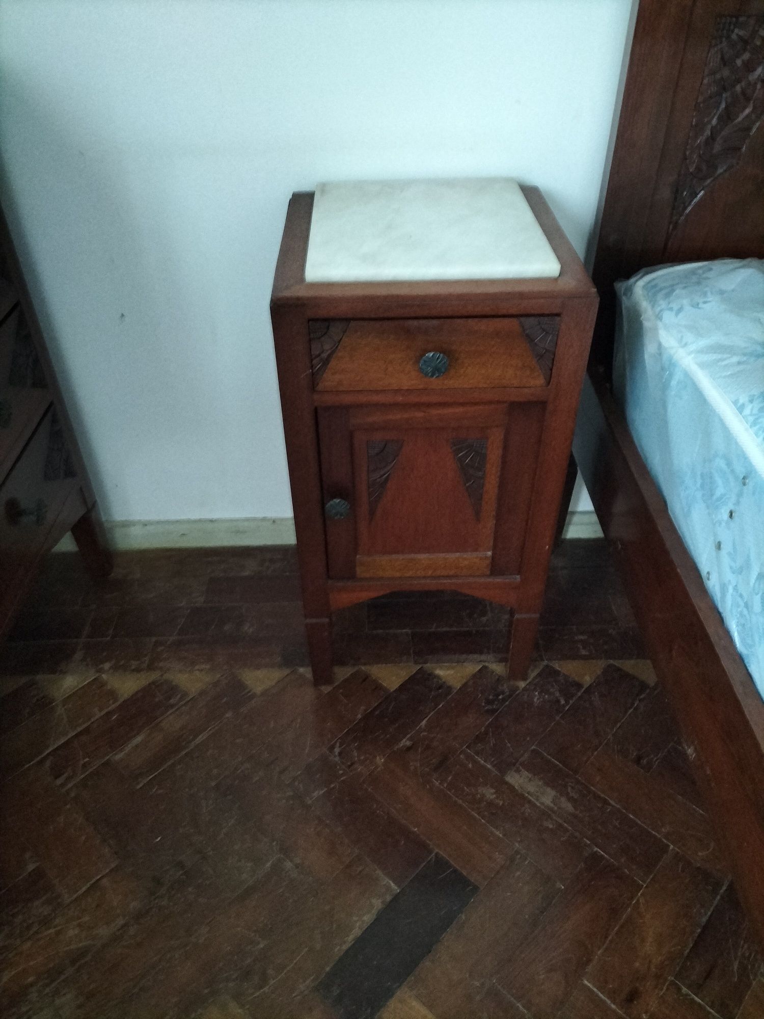 Mobília de quarto individual em cerejeira