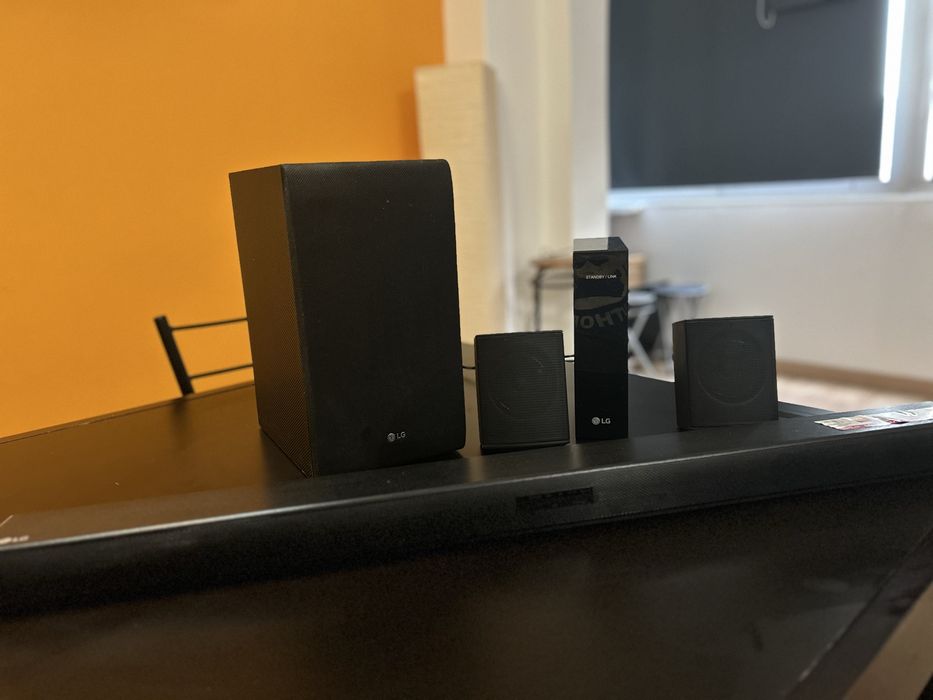 Soundbar LG SJ4R (4.1 - 420 W - Subwoofer Sem Fios)