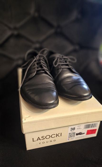 Sprzedam buty komunijne chłopięce roz. 38