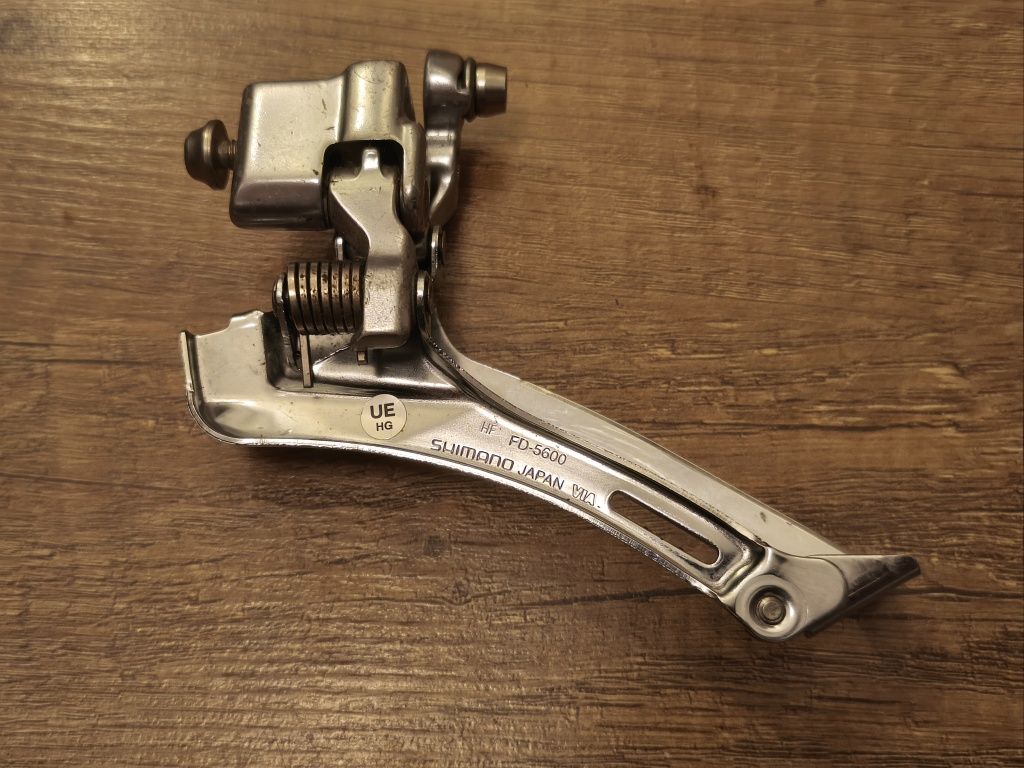 Przednia przerzutka Shimano 105 FD-5600 na hak