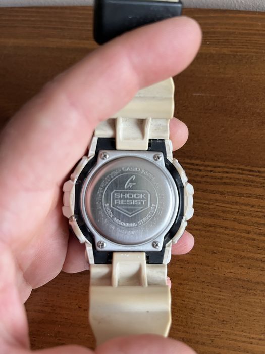 Sprzedam zegarek Casio G-Shock GA-700