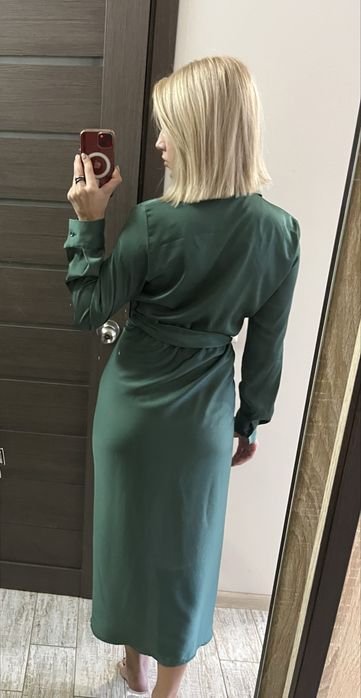 Атласна сукня міді Reserved