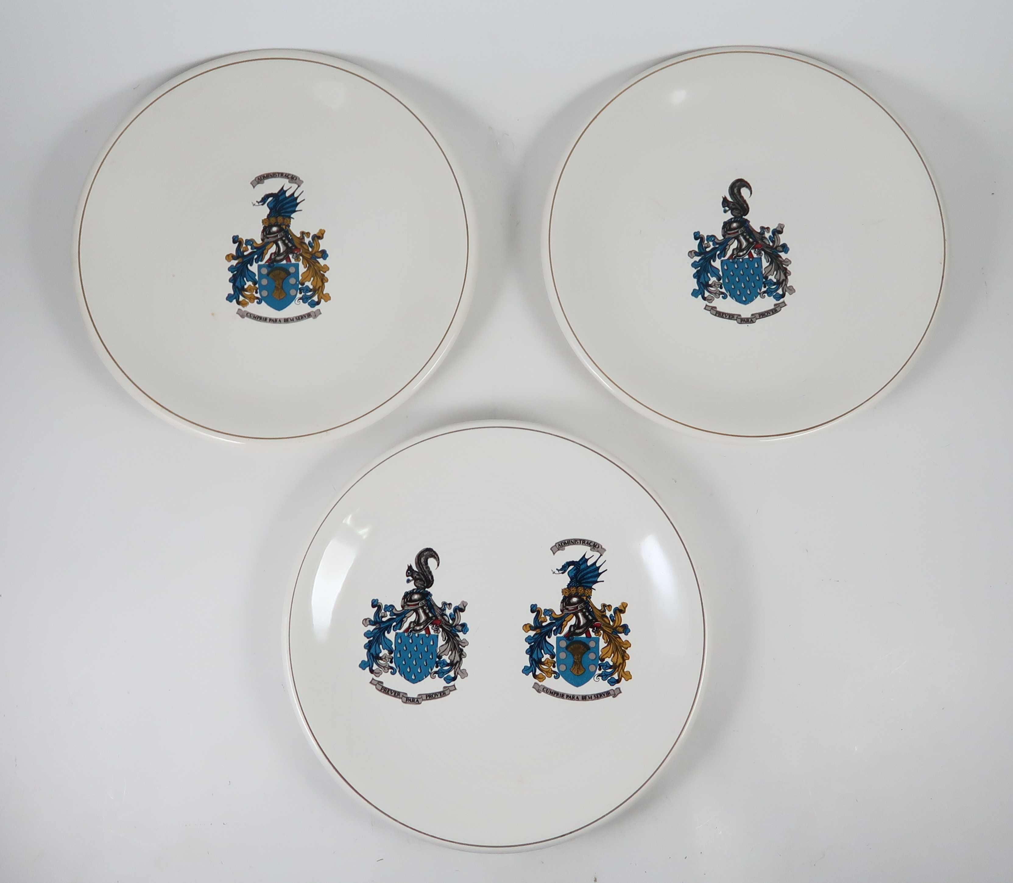 Militaria - Lote de cerâmica com brasões militares