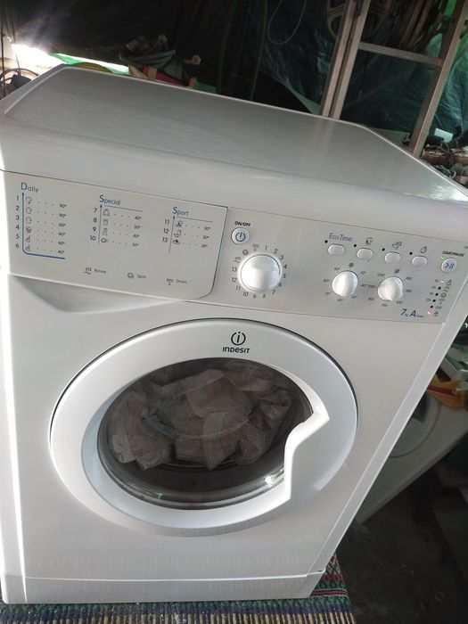 Máquina de lavar roupa Indesit 7kg A++