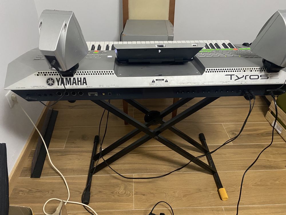 Teclado Tyros 2 da yamaha