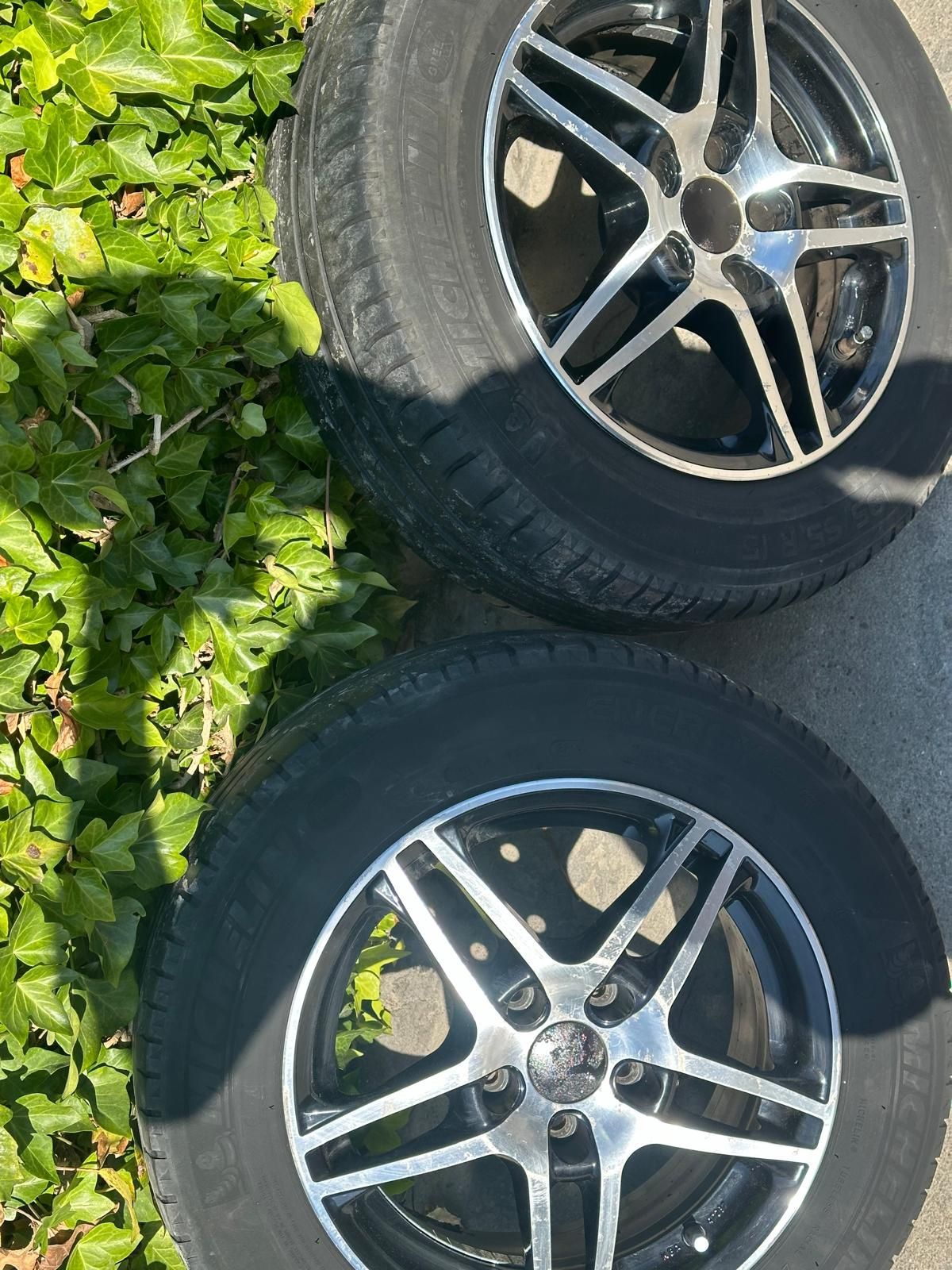 JANTE 15 5×108 com pneu 200€ interessados contactar através do número