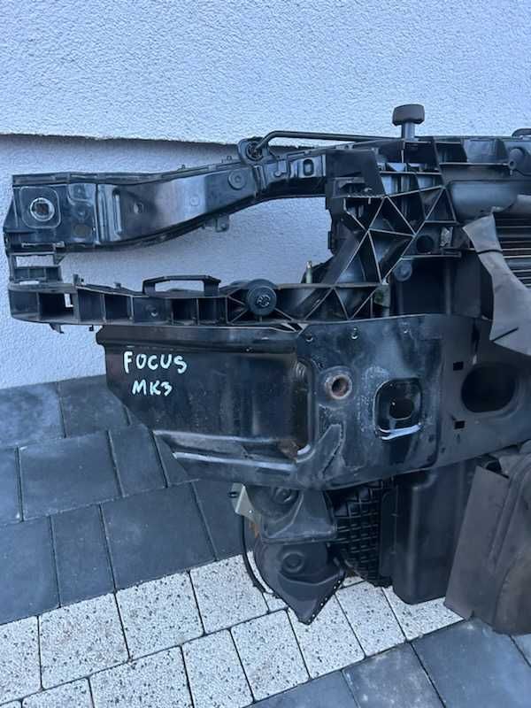 Pas przedni Focus MK3 1,6 benzyna