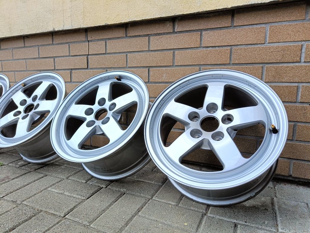 Felgi Aluminiowe 16 Cali 5x112 + Kołpaki 7Jx16H2 ET35 - Audi A4 A6