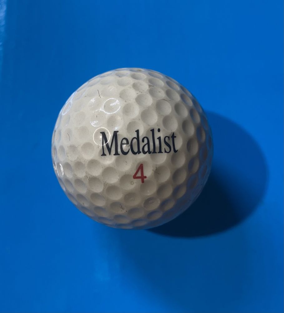 Piłka piłeczka golfowa do golfa Medalist 4