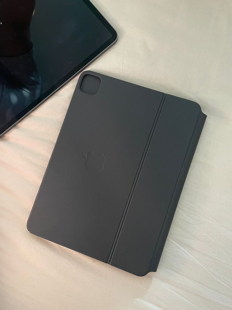 iPad Pro 3rd Generation 11 inch c/ Apple Pencil e Magic Keyboard