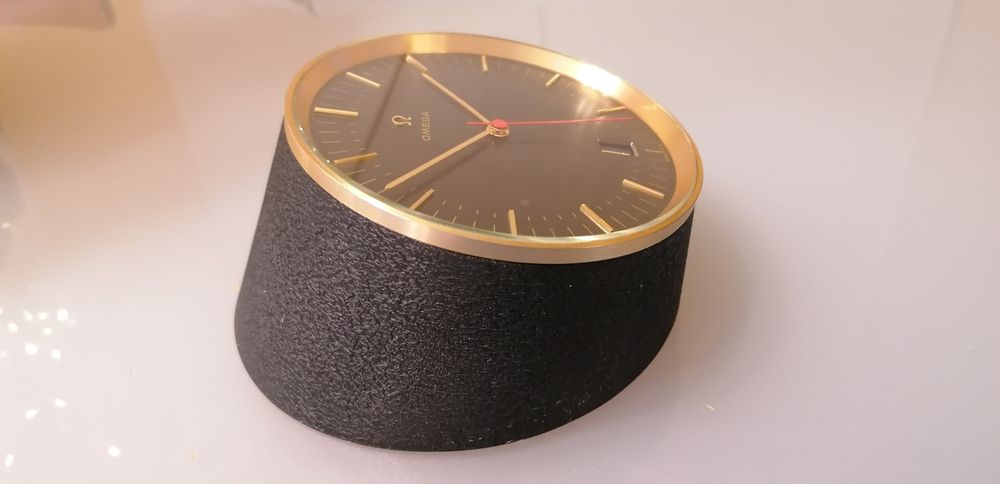 Relógio omega mesa truncated electromecânico