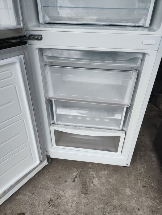 Холодильник LG, загальний об’єм 223