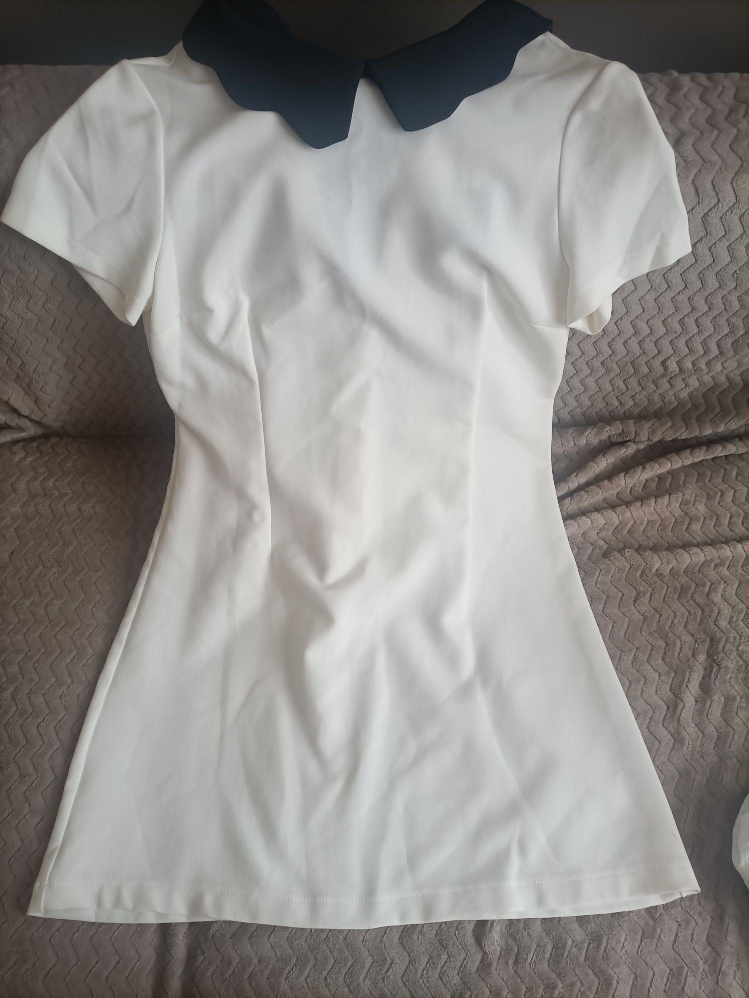 Biała sukienka z odpinanym kołnierzykiem S nowa