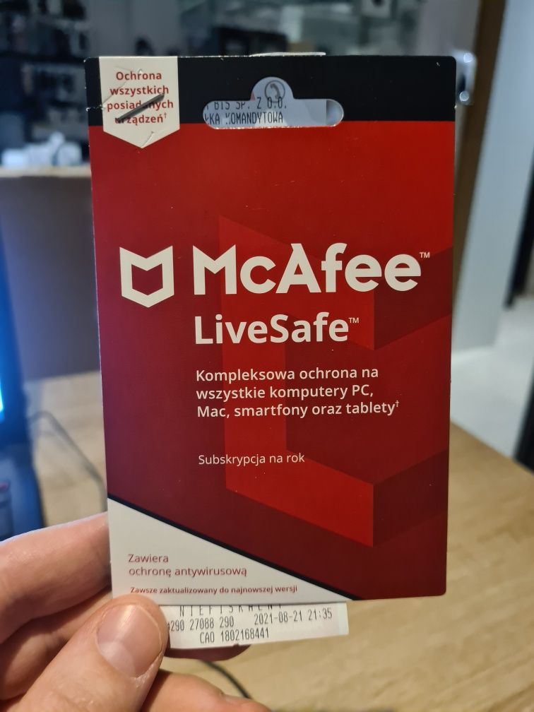 McAfee LiveSafe PL PC - Bez limitu 1 rok