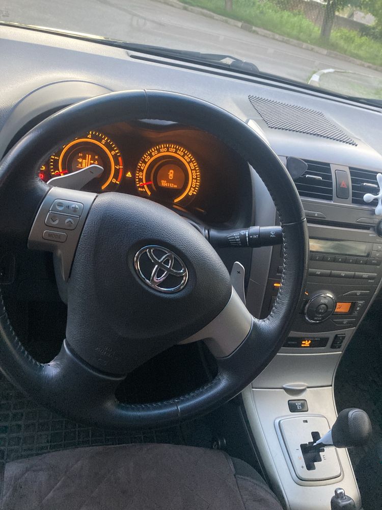Toyota Corolla  1.6 газ бензин