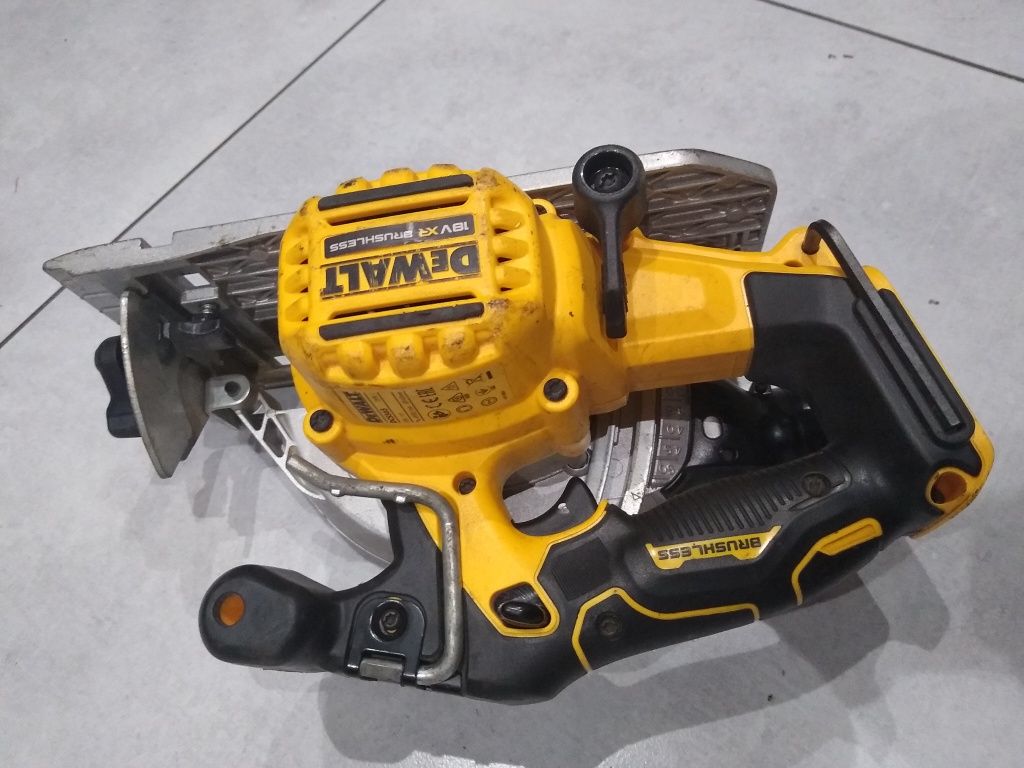 Pilarka tarczowa 165 mm 18V XR DeWalt DCS565N