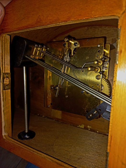 Zegar kominkowy sygnowany JUNGHANS