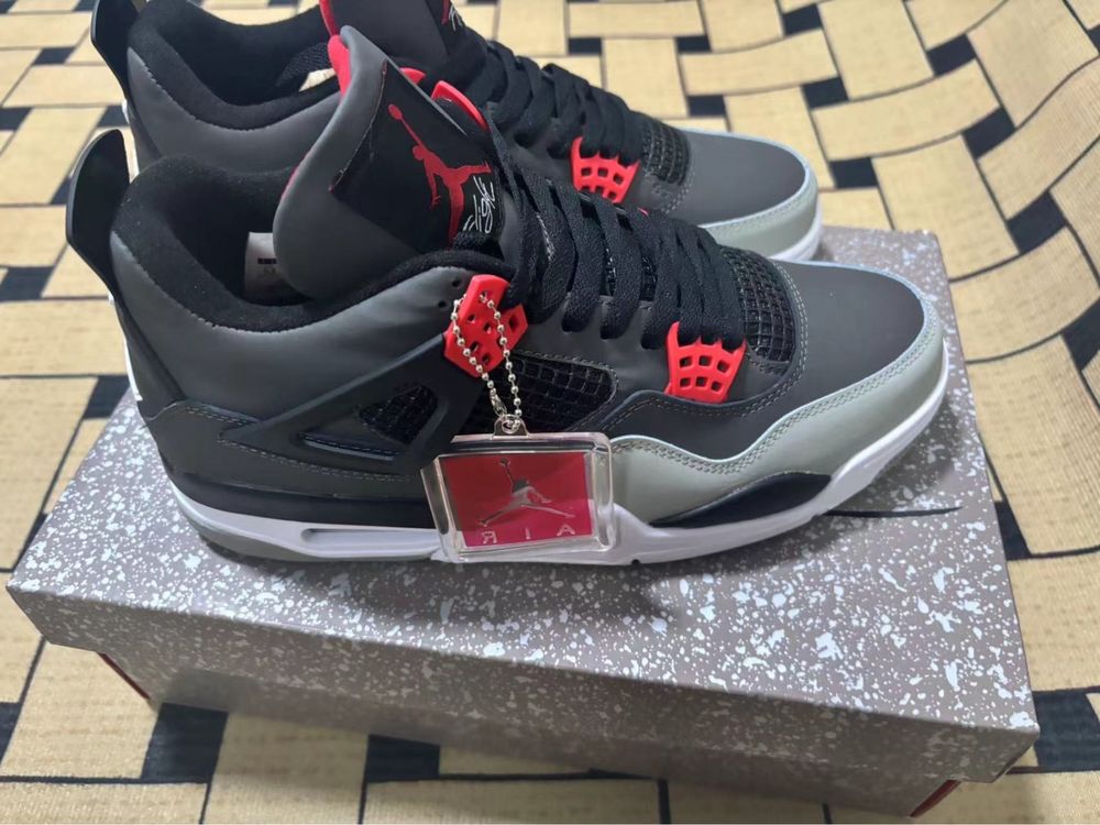 Vendo jordan novas