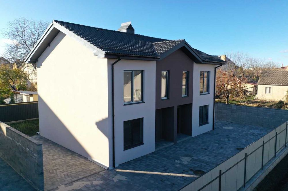 Продам готовий якісний котедж в супер локації на Гідропарку !