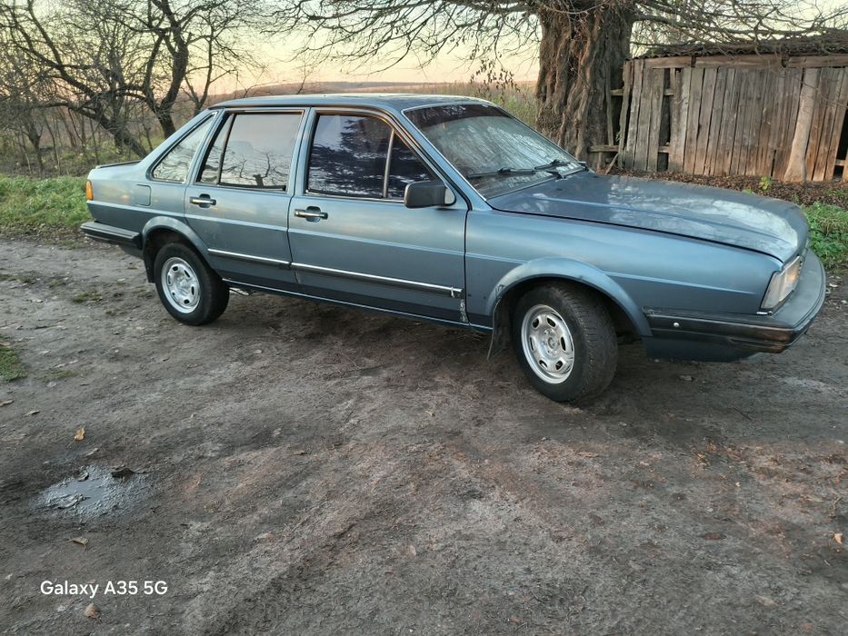 Продам Сантана 1.8 газ-бензин.