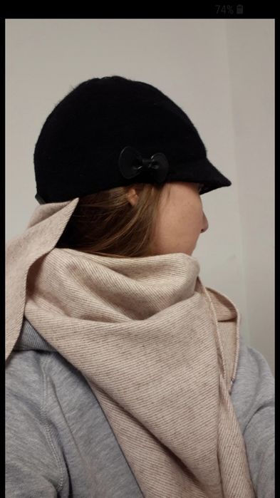 Śliczna czapka zimowa toczek z lekkim daszkiem