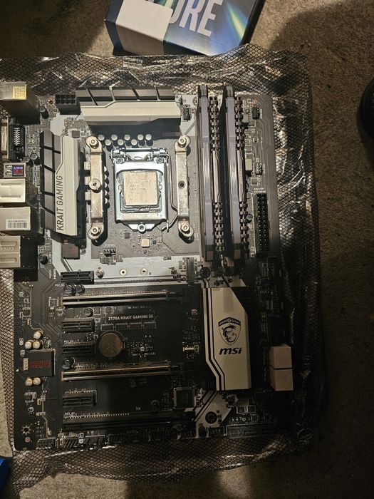 MSI krait z170 + i5 6600k + 16 gb ram