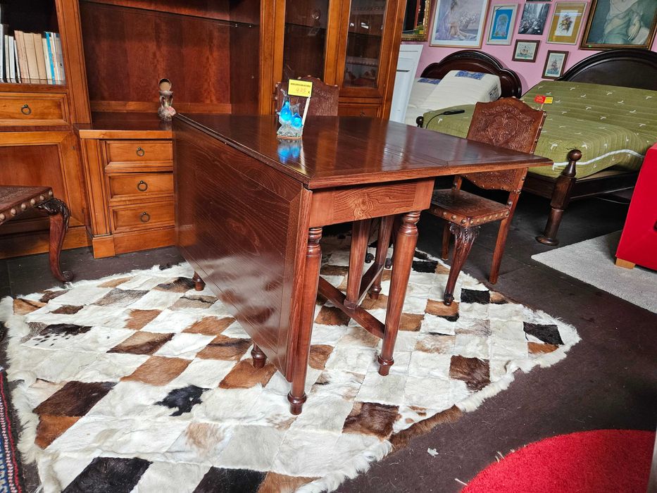 Mesa em madeira maciça estilo Holandês - Muito bom estado geral