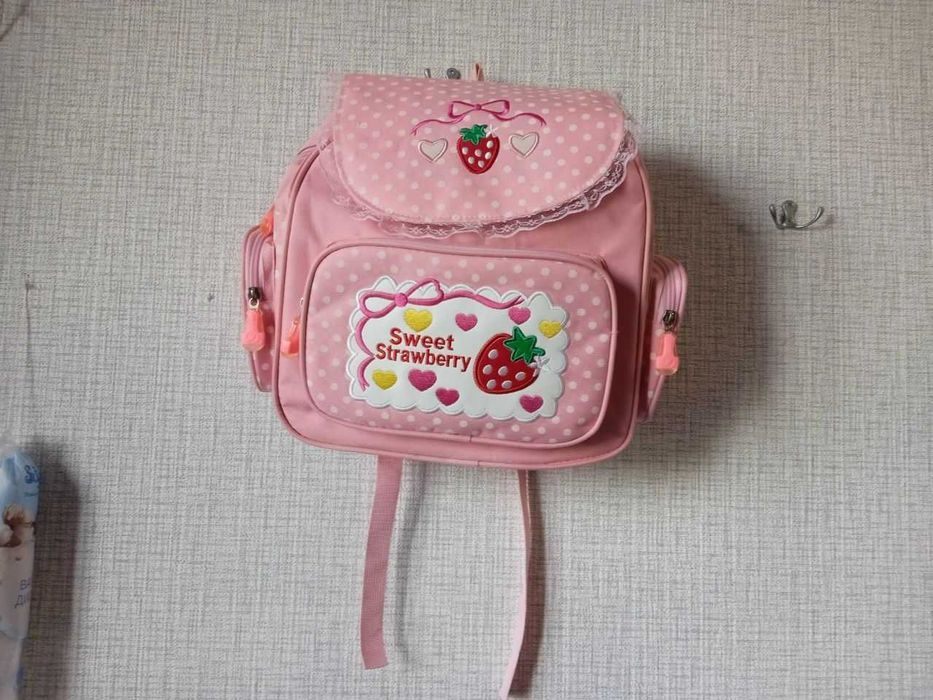 Портфель для дівчинки . Б/у