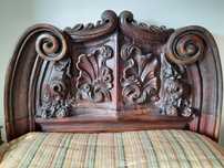 Cama Única em Madeira Antiga