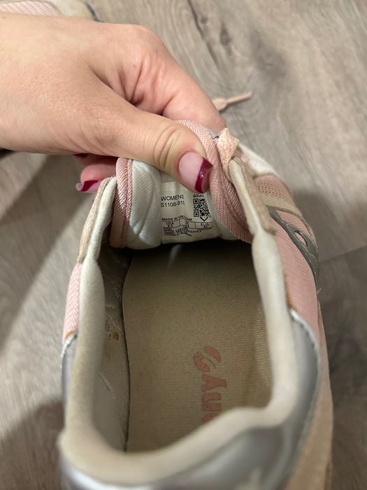 Кросівки рожеві Saucony shadow