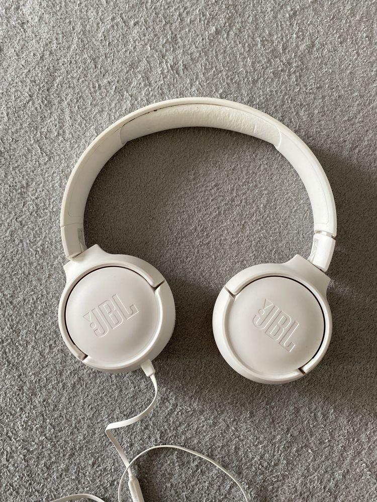Słuchawki przewodowe JBL białe