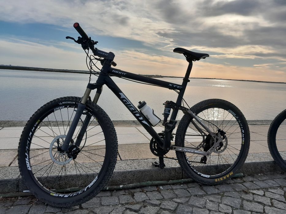 bicicleta giant 26 bem equipada