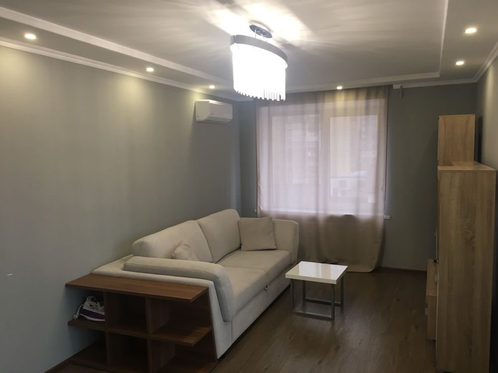 2К БЕЗ%, вул Білоруська, метро Лукʼянівська