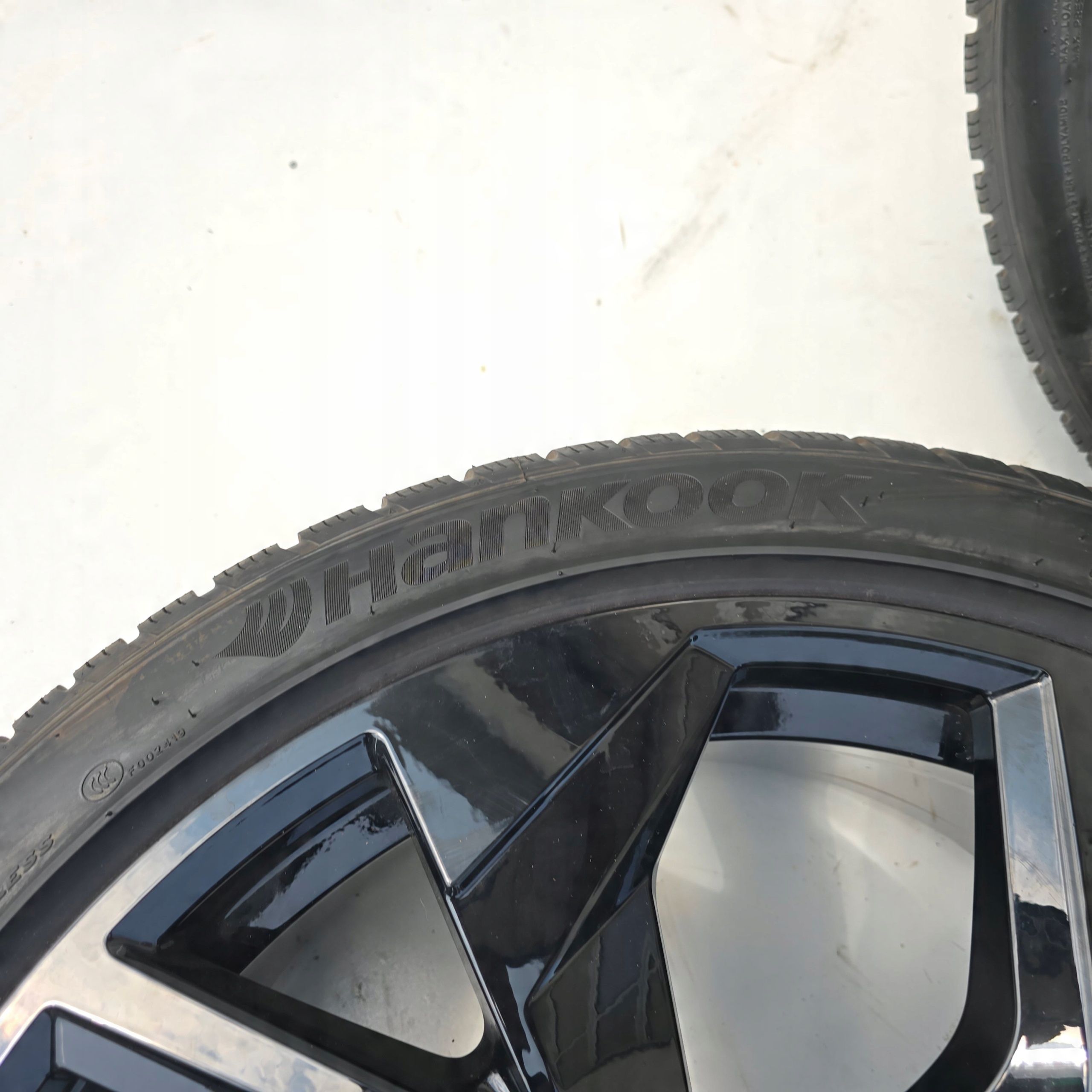 Audi Q8 SQ8 Audi Sport 5X112 295/35R23 108W ET18 4X
