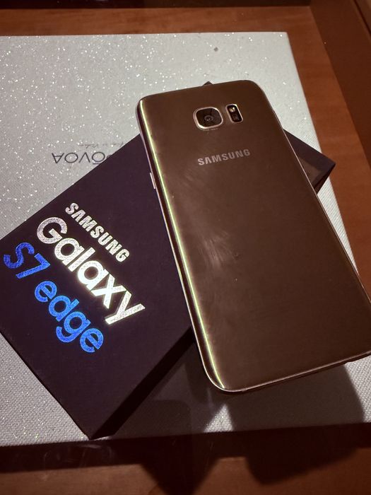 Telefone samsun galaxy S7  dorado